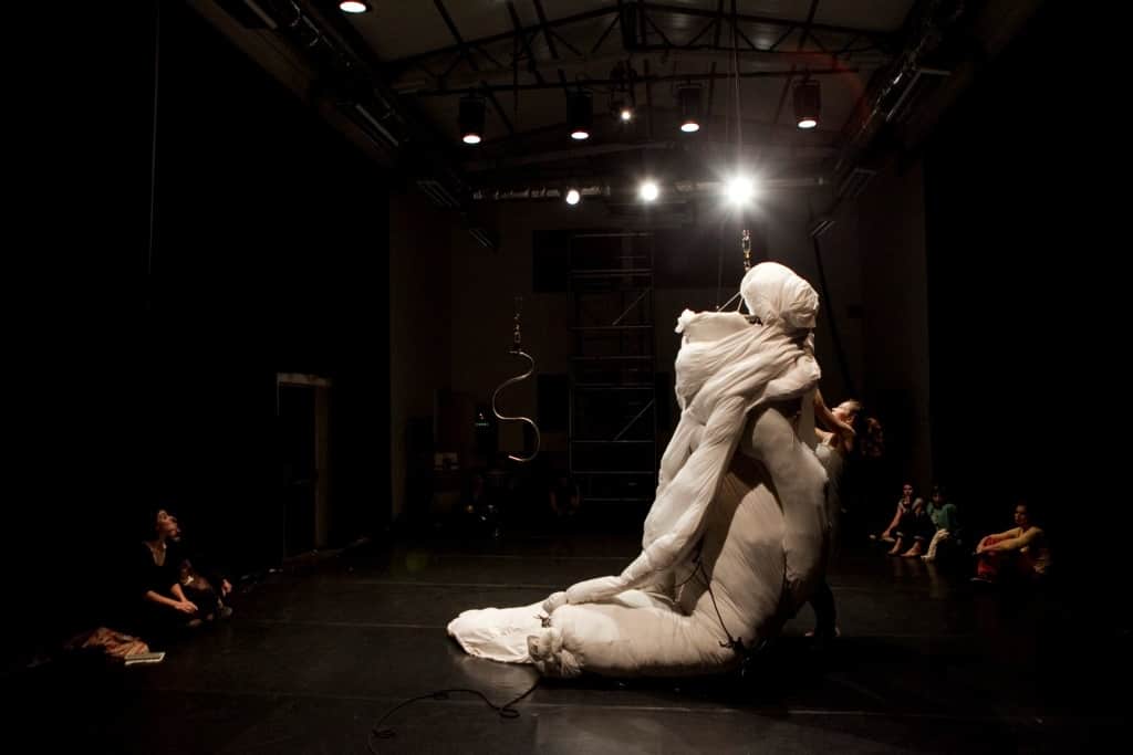 jpg/Residence_d_artiste_espace_Peripherique_Villette_-_Mathilde_Monfreux_c_Enrico_Bartolucci_2011_014_0517_6625.jpg