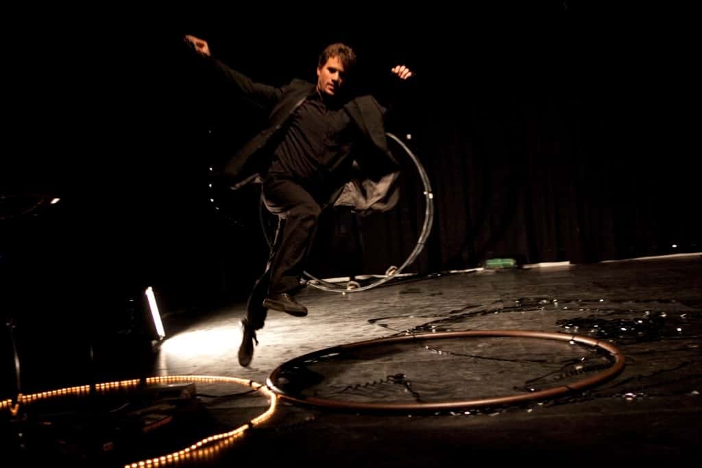 jpg/Residence_d_artiste_espace_Peripherique_Villette_-_TANGUY_SIMMONEAUX_c_Enrico_Bartolucci_2011_014_0923_0717.jpg