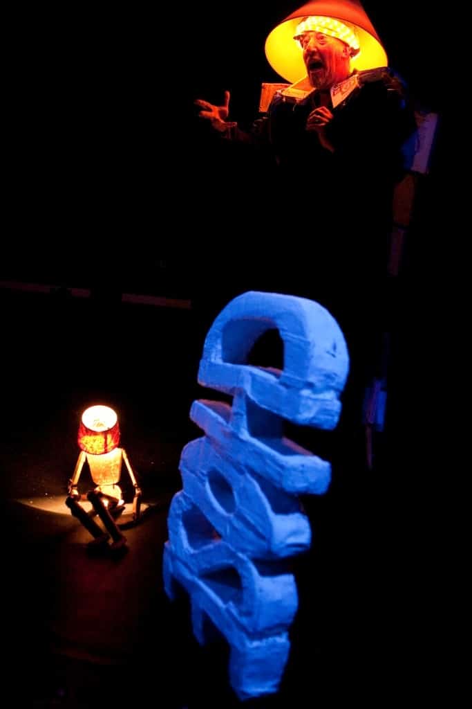 jpg/Residence_d_artiste_espace_Peripherique_Villette_-_THEATRE_QUI_c_Enrico_Bartolucci_2011_014_0909_0187.jpg